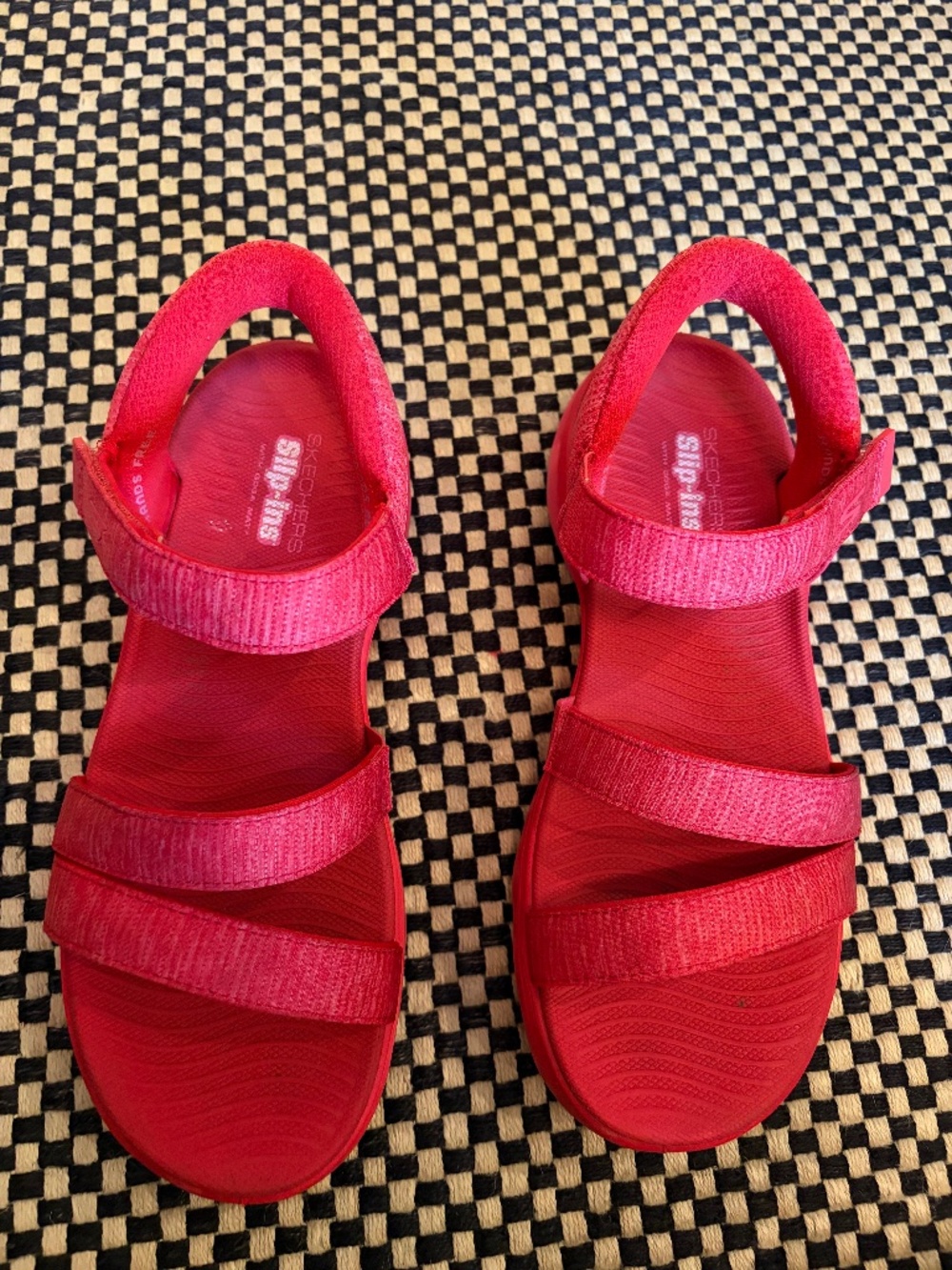 Pinkish/Red Skechers On The Go Slip-Ins:Go Walk Glide Step 2.0 Size 8- Run large